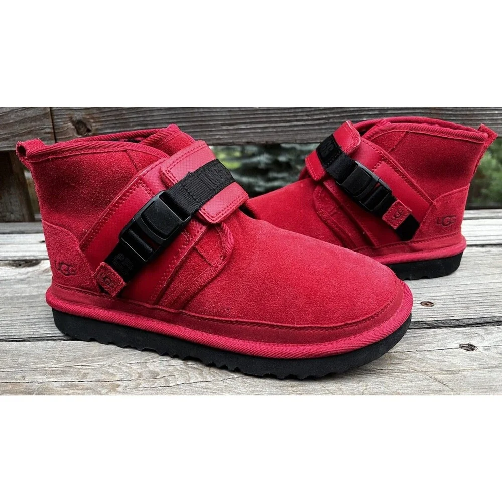 UGG Neumel Snapback Big Kids' 5 Chukka Boots - Red